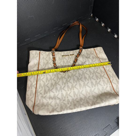 MICHAEL KORS HARPER VANILLA WHITE PVC CHAIN‎ TOTE HAND BAG PURSE Gold Trim Nice - Picture 2 of 13